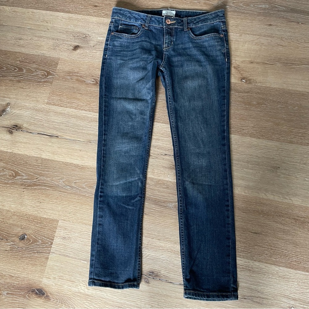 Aeropostale Woman’s Bayla skinny short/court jeans. Size 5/6 short. Very nice.
